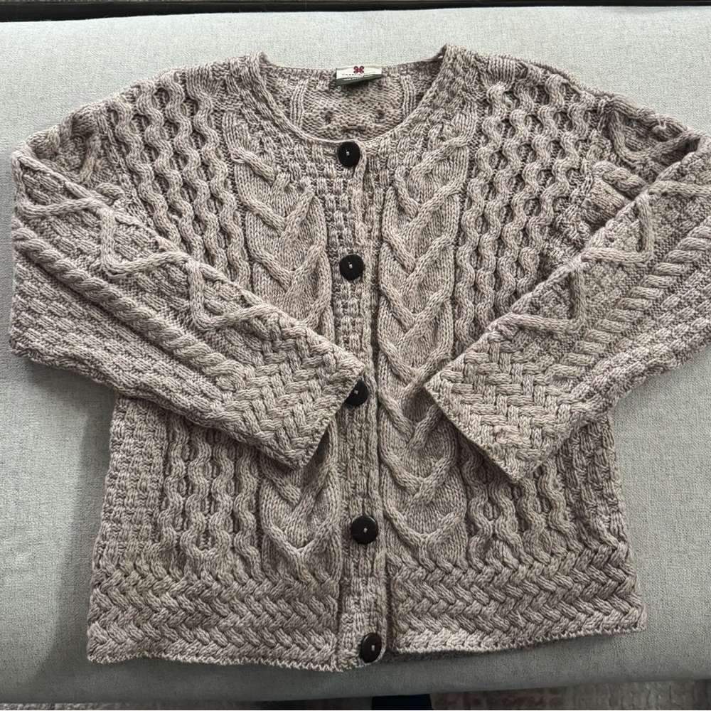 Carraig Donn Sweater Women's Small 100% Merino Wool Cable Knit Ireland Beige